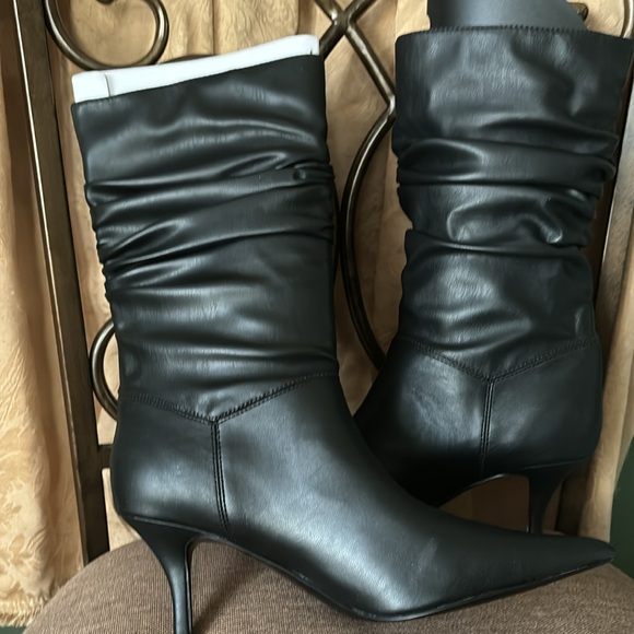 NIB women’s 9 1/2M black leather midcalf heeled business casual slouchy boots - Picture 5 of 11